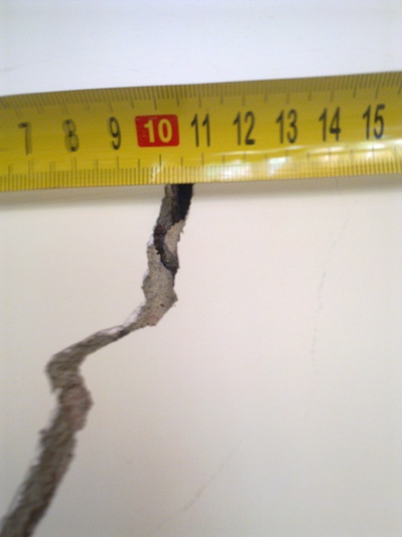 Measure Wall Cracks
